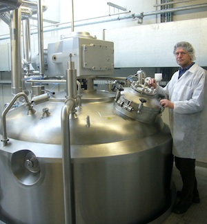 Mixer for cosmetics